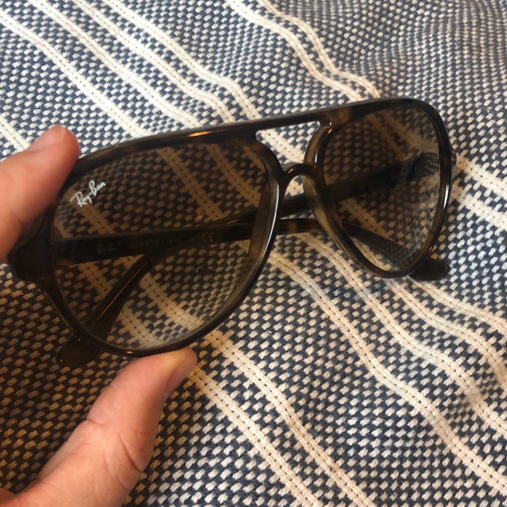 Gradient Unisex Tortoise Rayban Sunglasses.